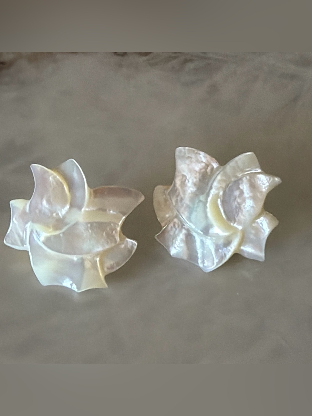 Stephen Dweck Iridescent Mother-of-Pearl Floral clip-on Earrings
